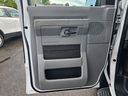 Used 2011 Ford E-350 and Econoline 350 XLT RWD image 23