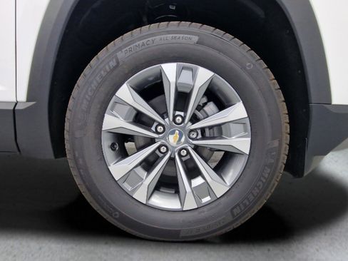 New 2026 Chevrolet Equinox LT w/ LPO, Floor Liner Package image 31