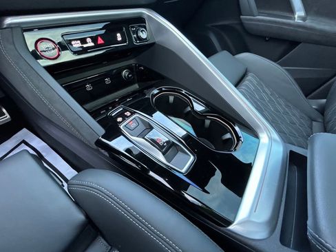 Used 2025 Audi SQ5 Premium Plus w/ Premium Plus Package image 27