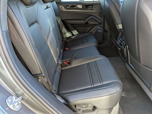 New 2026 Porsche Cayenne Turbo image 24