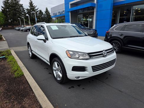 Used 2014 Volkswagen Touareg TDI AWD/4WD image 1