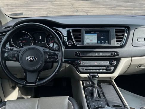 Used 2016 Kia Sedona SX image 7