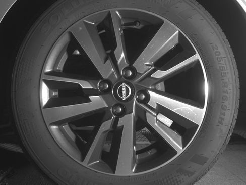 Used 2025 Nissan Versa SV image 14