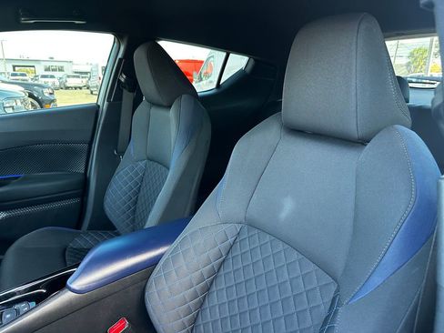 Used 2020 Toyota C-HR XLE image 24