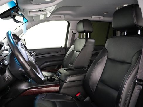 Used 2019 GMC Yukon SLT image 11