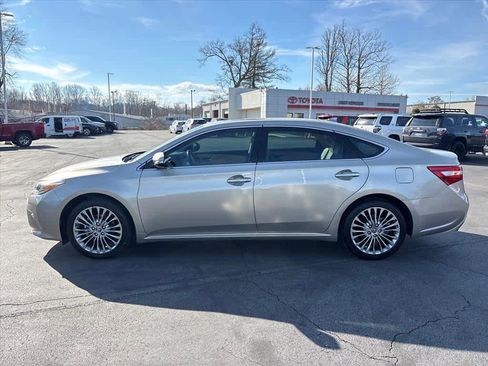 Used 2017 Toyota Avalon Limited image 27
