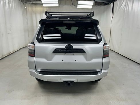 Used 2021 Toyota 4Runner Venture w/ Moonroof Package AWD/4WD image 6
