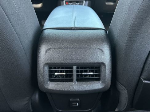 Used 2024 GMC Terrain SLE FWD image 20