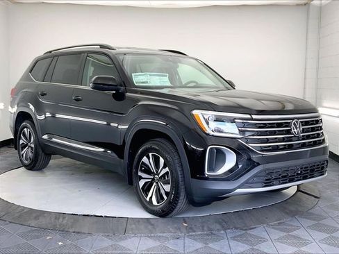 New 2026 Volkswagen Atlas SE image 1