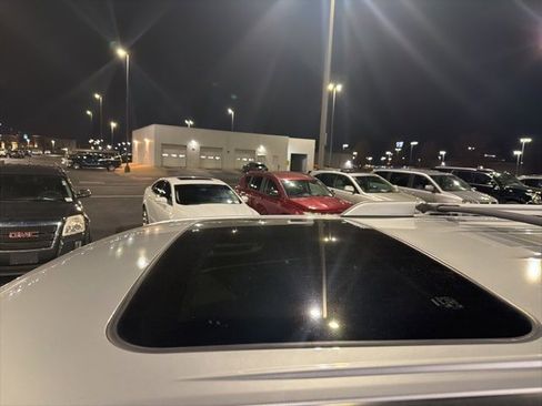 Used 2016 Toyota 4Runner Limited image 4