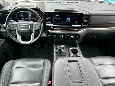 Used 2022 GMC Sierra 1500 Elevation w/ Elevation Premium Package image 16