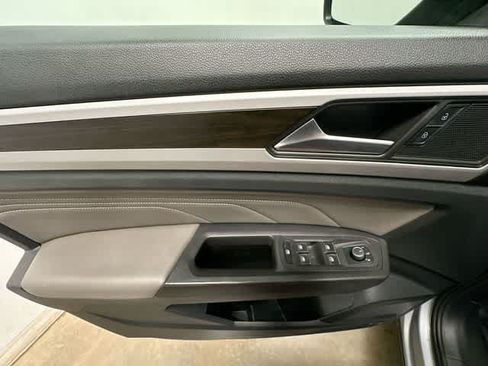 Used 2023 Volkswagen Atlas SE AWD/4WD image 17