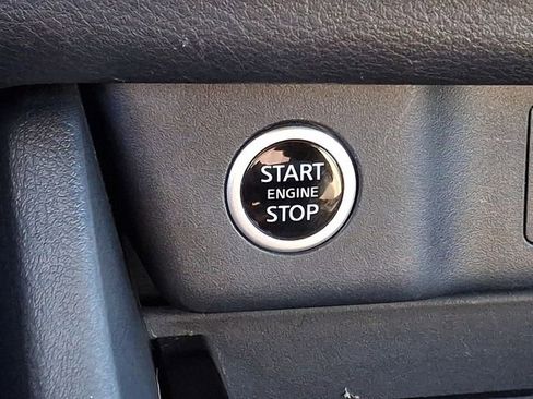 Used 2023 Nissan Rogue SV image 27