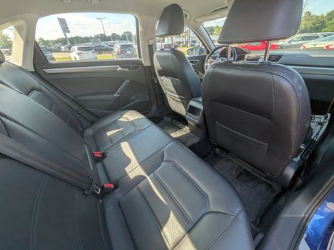Used 2017 Volkswagen Passat 1.8T R-Line FWD image 38