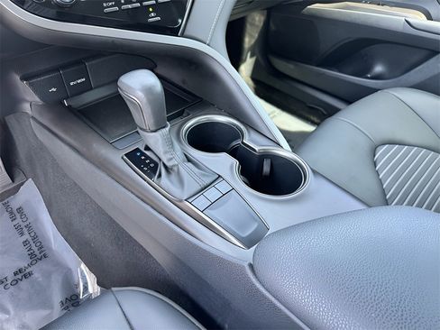 Used 2024 Toyota Camry SE image 32