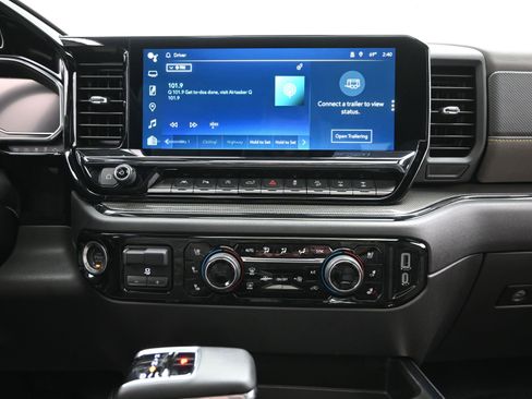 Used 2024 Chevrolet Silverado 1500 ZR2 w/ Technology Package image 16