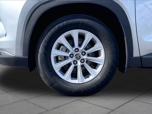 Used 2026 Toyota Grand Highlander XLE image 10