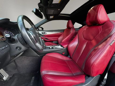Used 2018 INFINITI Q60 Red Sport 400 w/ Sensory Package 3.0T Sport RWD image 17