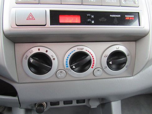 Used 2010 Toyota Tacoma 4x4 Double Cab image 21