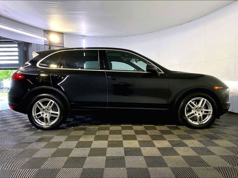 Used 2014 Porsche Cayenne Platinum Edition AWD/4WD image 8