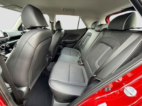 Used 2025 Hyundai Venue Limited image 26