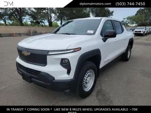 Used 2024 Chevrolet Silverado EV W/T image 1