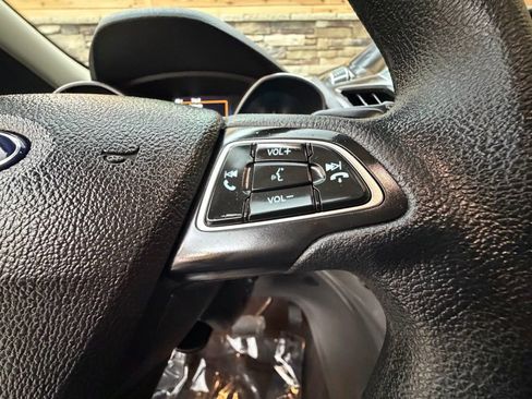 Used 2019 Ford Escape SE image 23