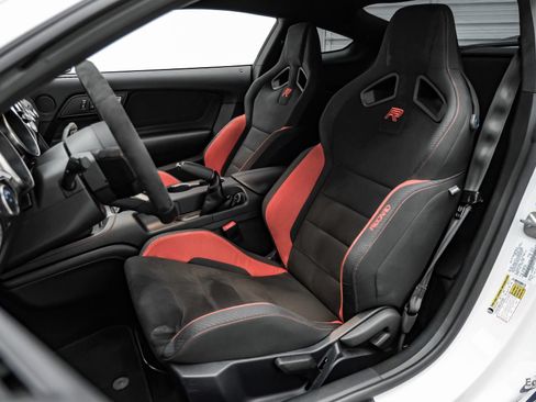 Used 2019 Ford Mustang Shelby GT350R w/ GT350R Equipment Group 920A RWD image 38