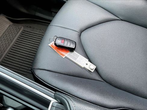 Used 2024 Toyota Grand Highlander XLE image 36