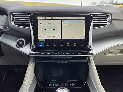 New 2026 Jeep Grand Wagoneer L Limited AWD/4WD image 19
