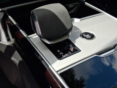 Used 2024 Land Rover Range Rover Long Wheelbase SE AWD/4WD image 24