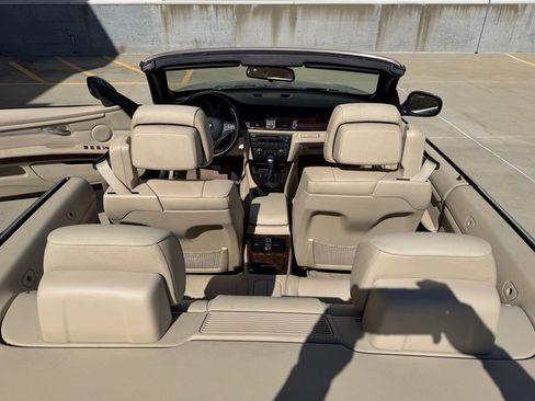 Used 2010 BMW 328i Convertible w/ Premium Pkg image 10