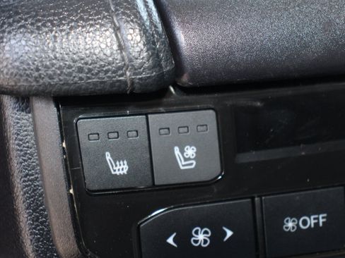 Certified 2025 Toyota Grand Highlander AWD image 16