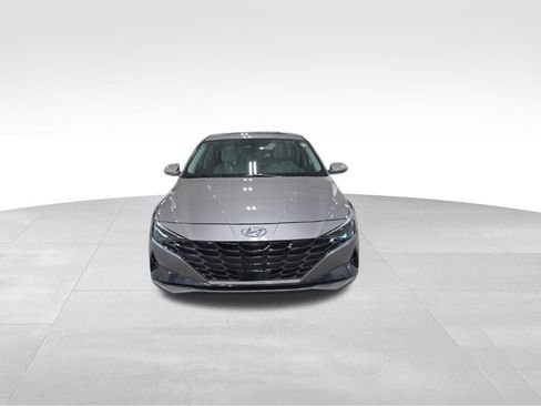 Used 2022 Hyundai Elantra Limited image 8