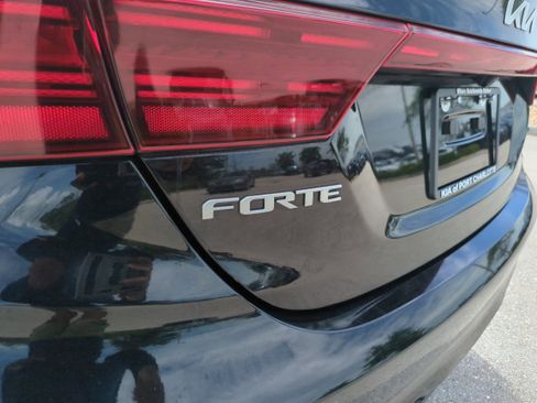 Certified 2022 Kia Forte GT-Line FWD image 6