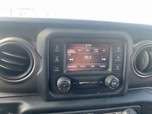 Used 2020 Jeep Gladiator Sport w/ Quick Order Package 24S image 7