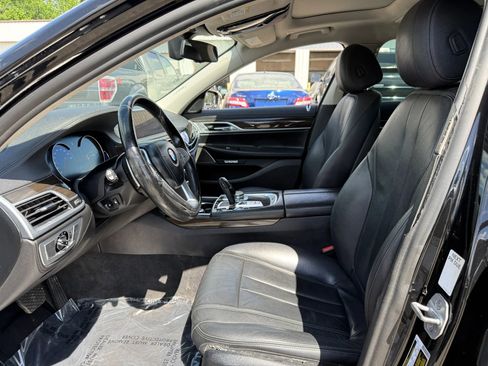 Used 2018 BMW 740i image 2
