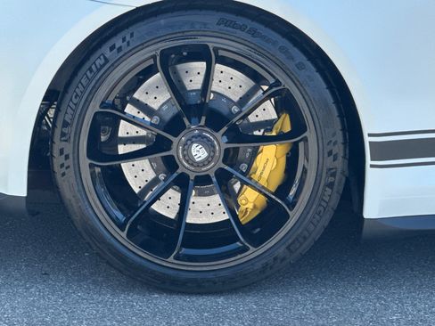 Certified 2016 Porsche 911 R RWD image 40