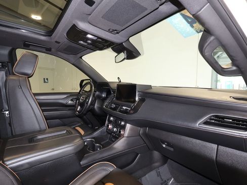 Used 2024 GMC Yukon AT4 w/ Technology Package AWD/4WD image 29