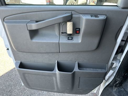 New 2024 Chevrolet Express 3500 Work Van w/ Power Convenience Package image 24