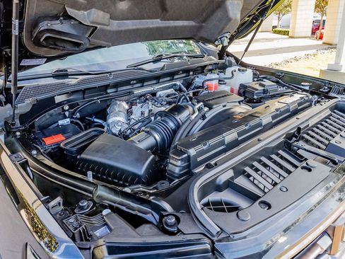 Used 2025 GMC Sierra 2500 AT4X image 40