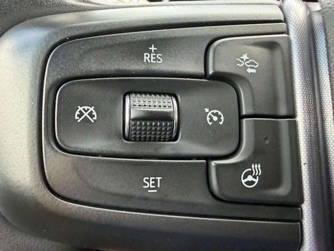 Used 2025 GMC Sierra 1500 SLT AWD/4WD image 11