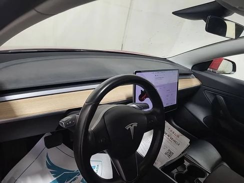 Used 2018 Tesla Model 3 Long Range RWD image 3
