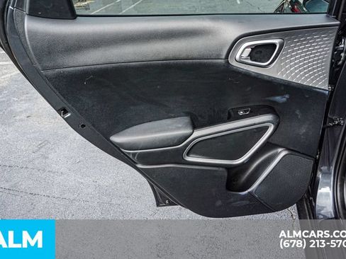 Used 2025 Kia Soul LX w/ LX Technology Package FWD image 46