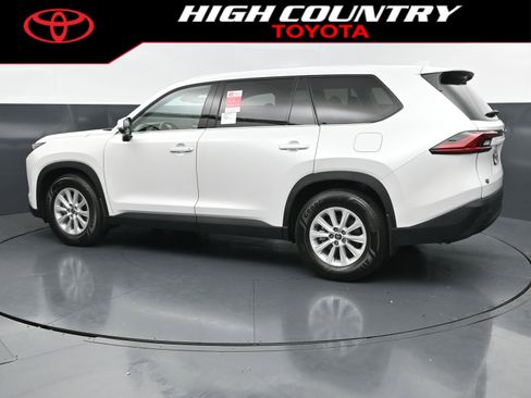 New 2026 Toyota Grand Highlander XLE FWD image 3