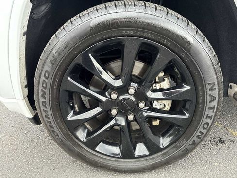 Used 2021 Jeep Grand Cherokee Laredo X AWD/4WD image 18