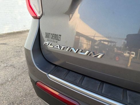 Used 2022 Ford Explorer Platinum w/ Equipment Group 601A AWD/4WD image 17