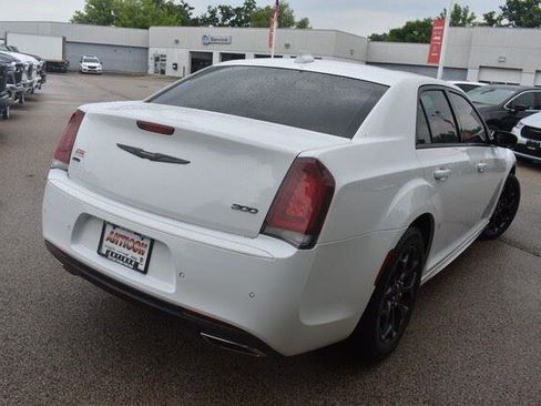 Used 2023 Chrysler 300 Touring L w/ Popular Equipment Group AWD/4WD image 8