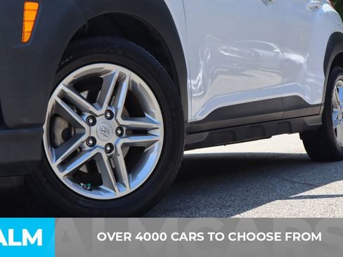 Used 2021 Hyundai Kona SE image 3