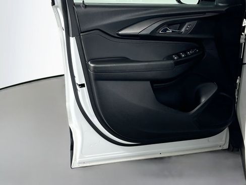 Used 2023 Chevrolet TrailBlazer RS w/ Convenience Package image 17